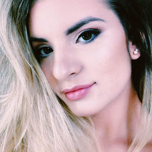 Meet your Posher, Isadora